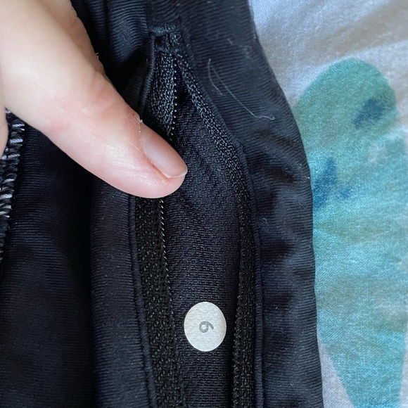 speed up shorts, low rise - Picture 3 of 3